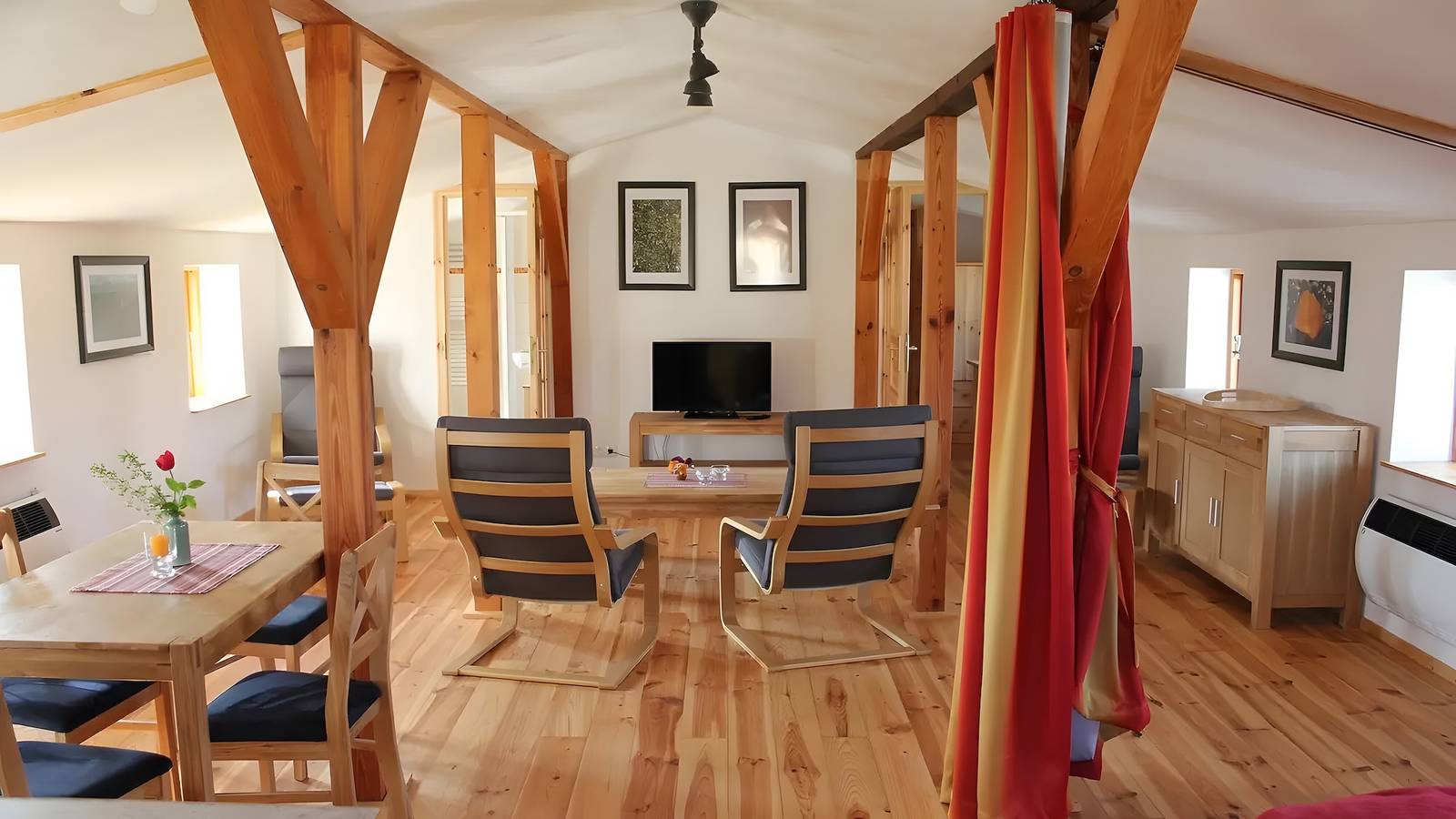 Ganze Wohnung, Ferienwohnung "Galerie" - Gemütliches Apartement in Wasser- und Waldnähe in Spandowerhagen, Kröslin