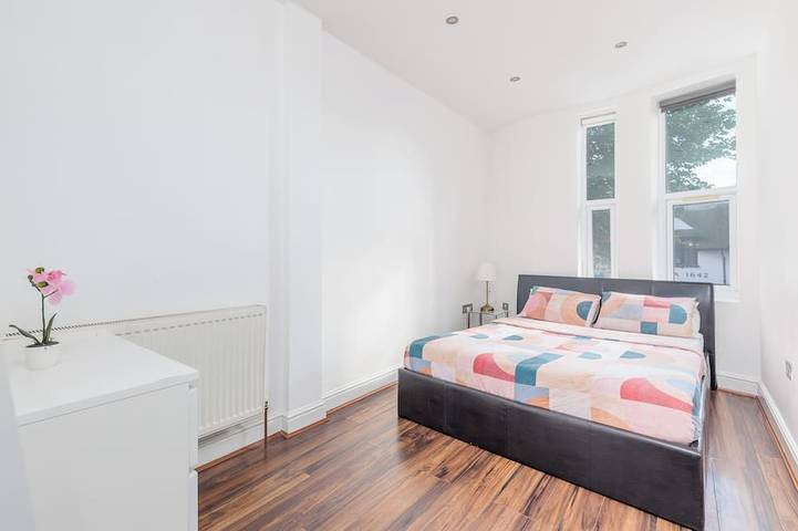 Apartment for 6 people in Ealing