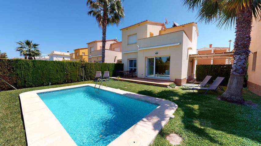 Chalet para 6 personas, con terraza y jardín en Oliva