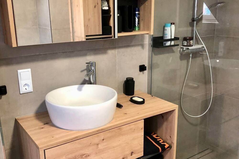 Ganze Wohnung, Fewo Südeifel - 2-Bett-Ferienwohnung, Dusche/Wc bis 4 Pers. in Neuerburg, Eifelkreis Bitburg-Prüm
