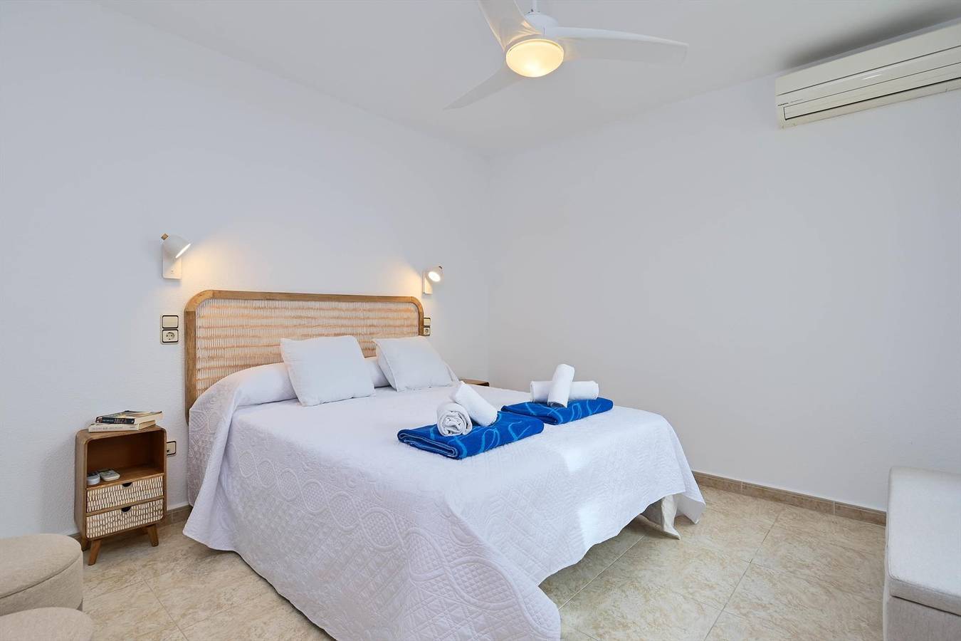 Entire apartment, Botavara 4 pax in Javea Port, Jávea
