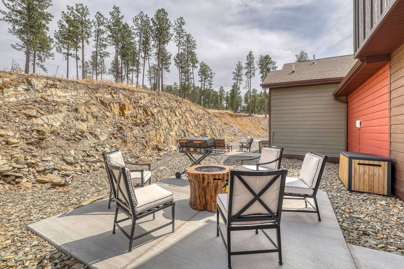Hel lägenhet,  Modern Condo near Bh attractions-Garage &Parking in Black Hills