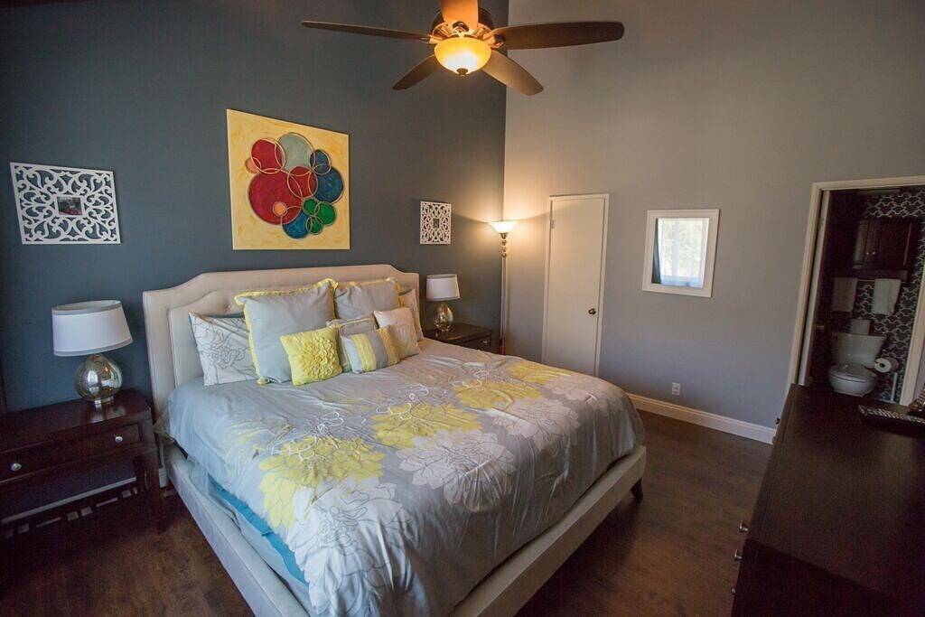 Ganze Wohnung, Funtierland + Radiator Springs + Spaziergang nach Disneyland + 3 Pools + Netflix in Anaheim, Orange County