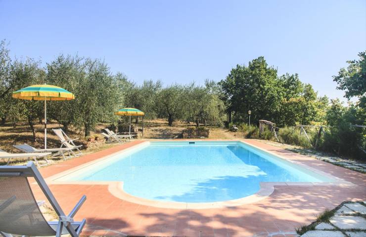 Appartamento per 11 persone, con Terrazza e Giardino nonché Piscina a Poggibonsi