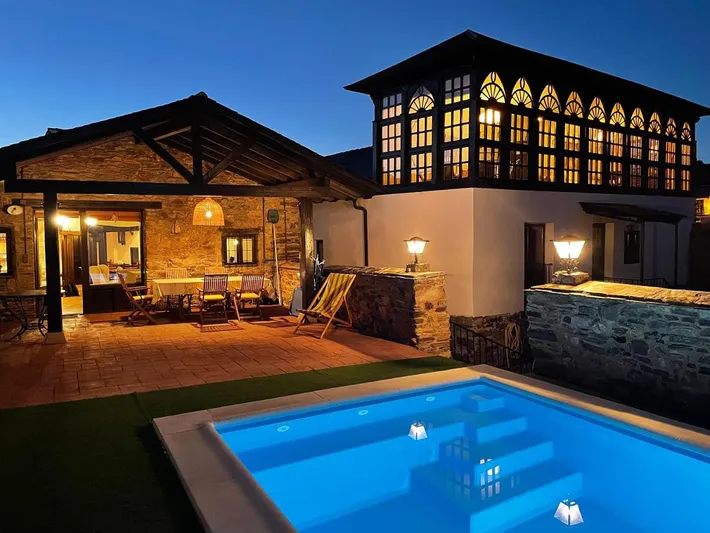 Casa rural para 13 personas, con piscina además de vistas y terraza - 1