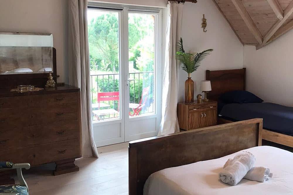 Hameau privé de 16 à 40 pers, piscine, discothèque in Lys-Saint-Georges, Région de La Châtre