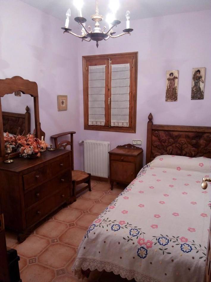 Casa rural para 15 personas, con jardín además de terraza y vistas, Se admiten mascotas en Hoya de Huesca - 3