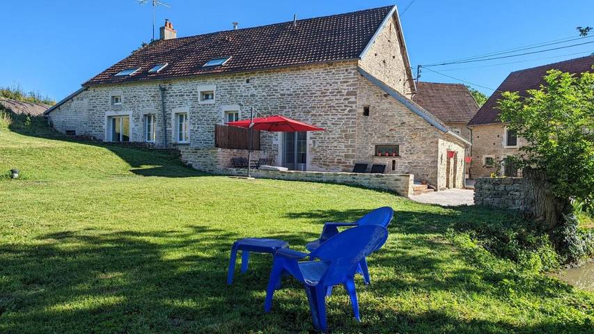 Location de vacances pour 2 personnes, avec Terrasse et Jardin à Bellenot-sous-Pouilly