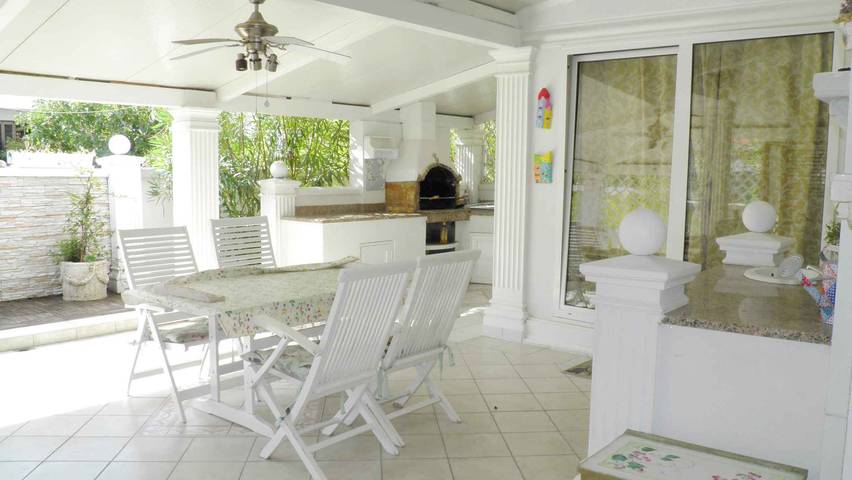 Ganze Ferienwohnung, Ferienwohnung strandnah mit Klimaanlage in Zarok, Baska