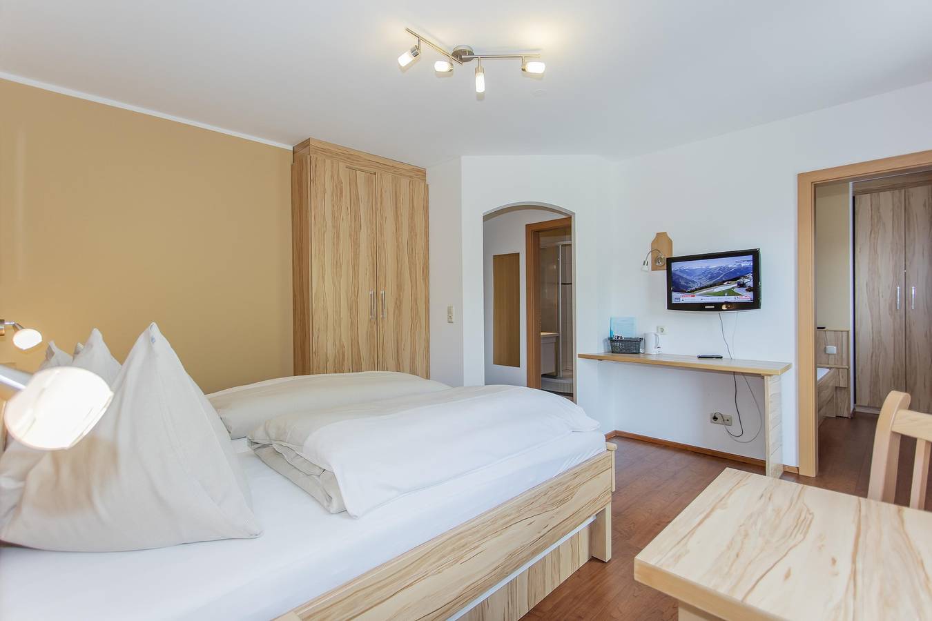 Ganze Ferienwohnung, Familienzimmer 15,23,24 3-4 (2 Schlafräume) in Rauris, Ski Amadé