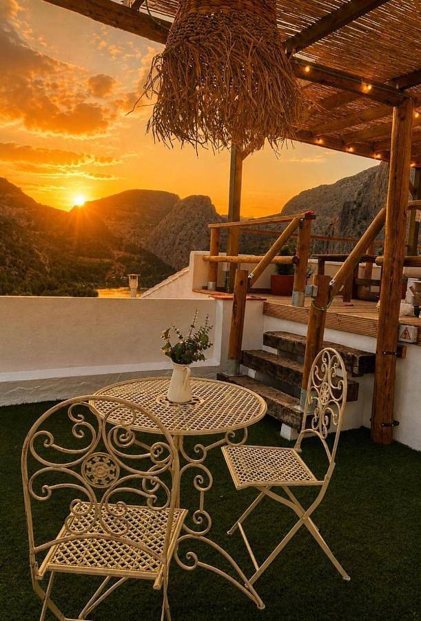 Casa rural para 3 personas, con Terraza y Jardín además de Piscina y Vistas al lago en El Chorro - 3