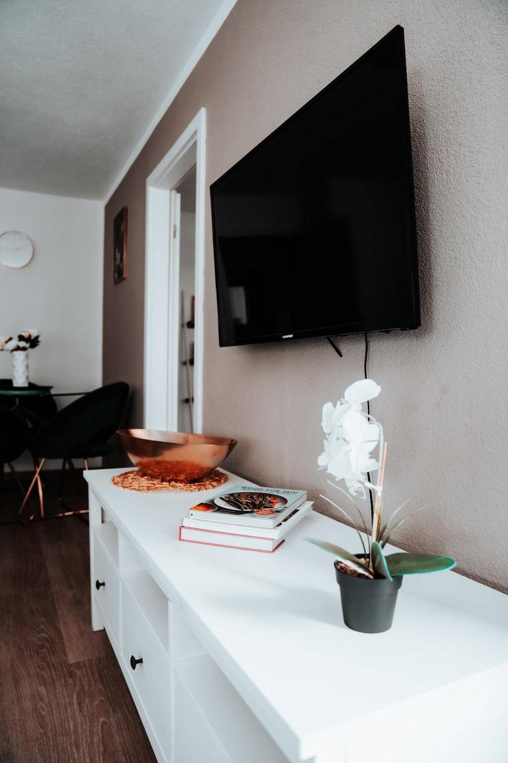 Ganze Wohnung, Apartment „Ella 1“ mit Seeblick, Balkon und Wlan in Friedrichshafen, Region Bodensee-Oberschwaben