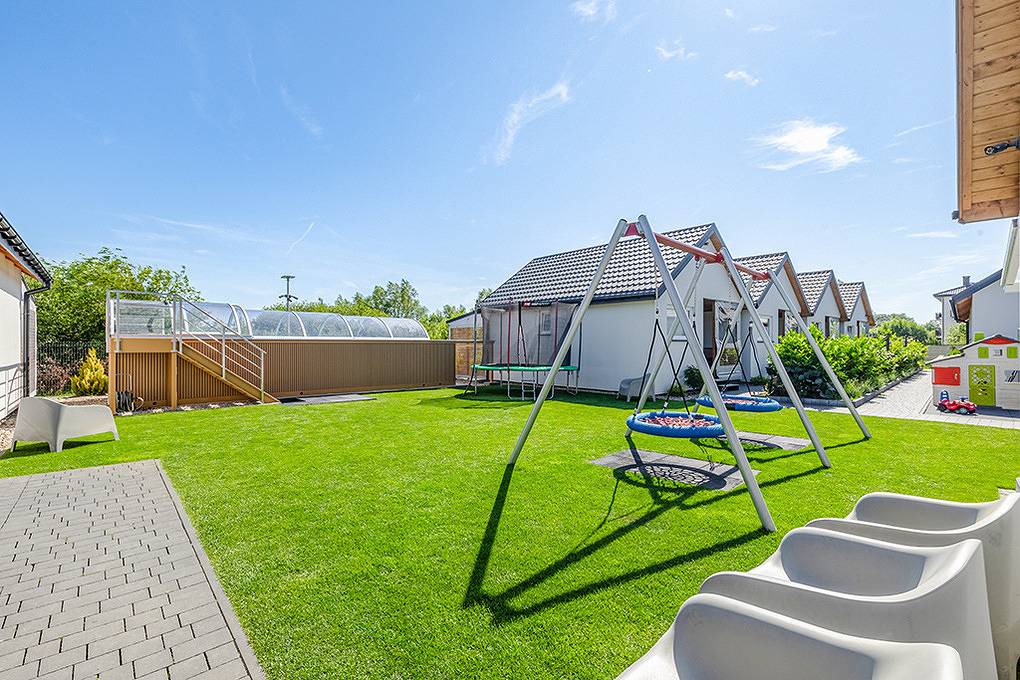 Holiday home for 5 people with terrace in Sarbinowo, Powiat Koszaliński