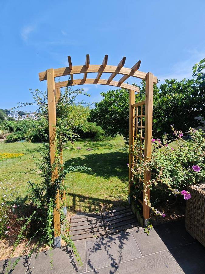 Location de vacances pour 10 personnes, avec Terrasse ainsi que Jardin et Vue à Bréville-sur-Mer - 3