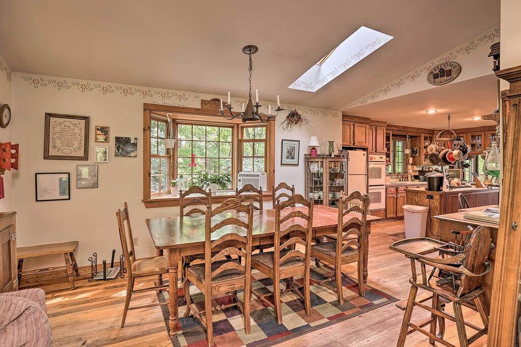 Serene Lodi Escape w/ Deck: Boat, Hike & Sip! in Seneca Lake