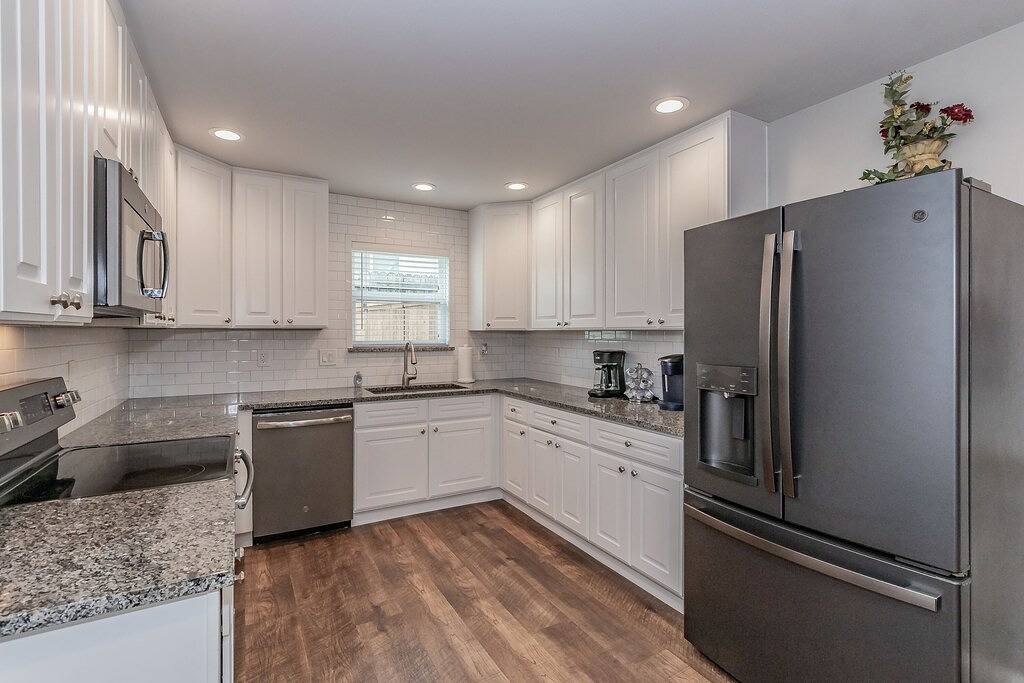 Walk to Stadium | 3Br w/ Lush Yard + Patio in Arlington, Tarrant County