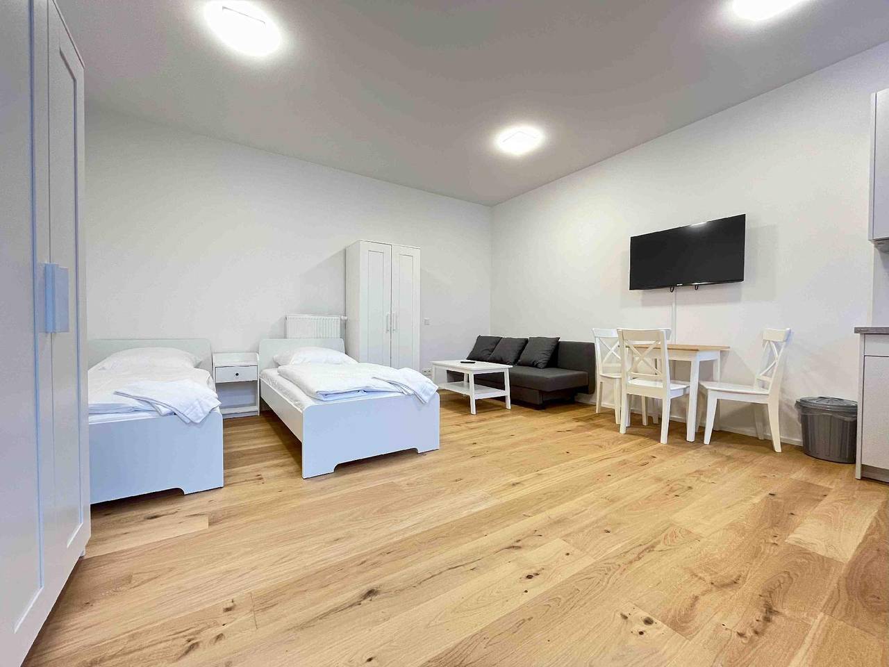 Ganze Ferienwohnung, Am1O82 Zeitgerecht eingerichtete Monteurwohnung in Amberg, Ostbayern