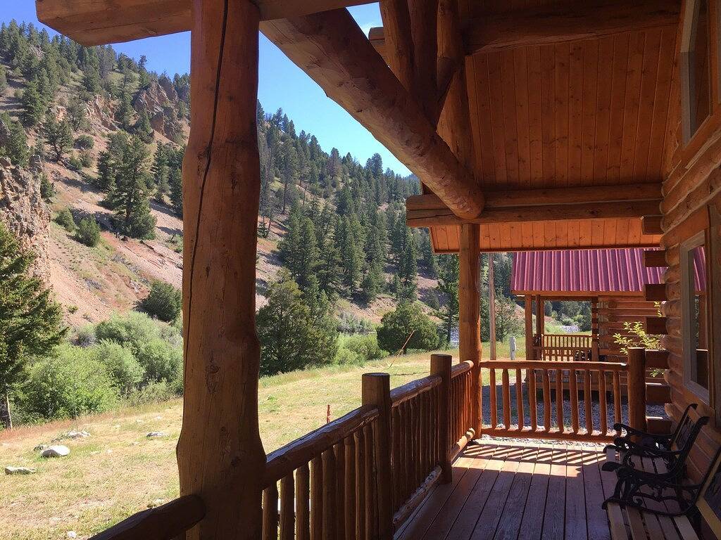 Kommen Sie In Unserer Schönen Kabine, Die Auf Den Bänken Des Grossen Lochflusses Sitzt in Anaconda-Deer Lodge County, Deer Lodge County