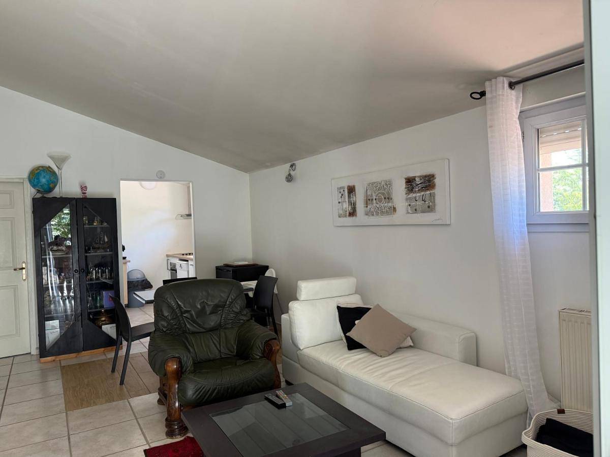 Appartement entier, T3 moderne tout équipé - parking gratuit ,clim - Wifi à 15 min Toulouse in Rouffiac-Tolosan, Toulouse et ses environs