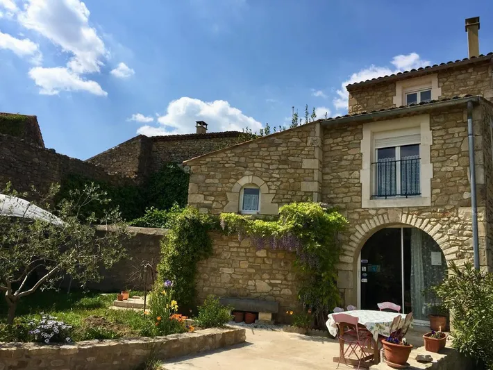 Chambre d’hôte pour 6 personnes, avec piscine ainsi que vue et jardin, animaux acceptés - 1