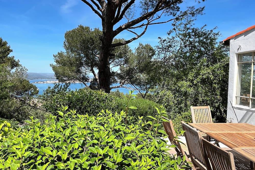 Baraquette on Mont Saint-Clair overlooking the pond in Mont Saint-Clair, Sete
