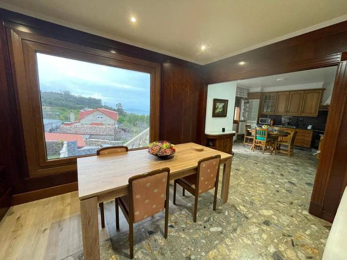 Apartamento para 7 personas, con jardín además de piscina y vistas en Baiona