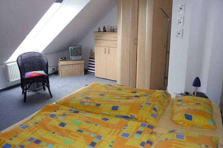 Apartamento entero, Muy acogedor, con piscina, sauna, vista al lago, ascensor y 1 silla de playa, WiFi. in Dorum-Neufeld, Dorum