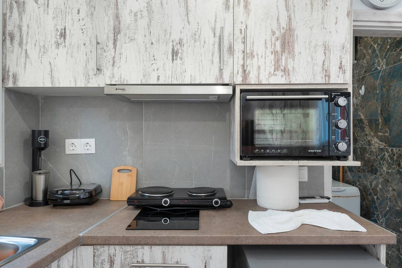 Hel enrumslägenhet, Villa 'Christina 2 Kythnos' with Sea View, Wi-Fi and Air Conditioning in Kythnos