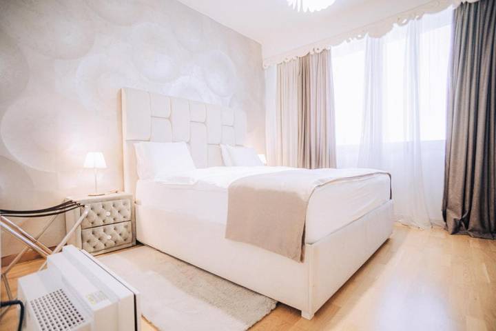 Ferienwohnung für 3 Personen, mit Balkon und Terrasse sowie Garten und Ausblick in Belgrad - 2