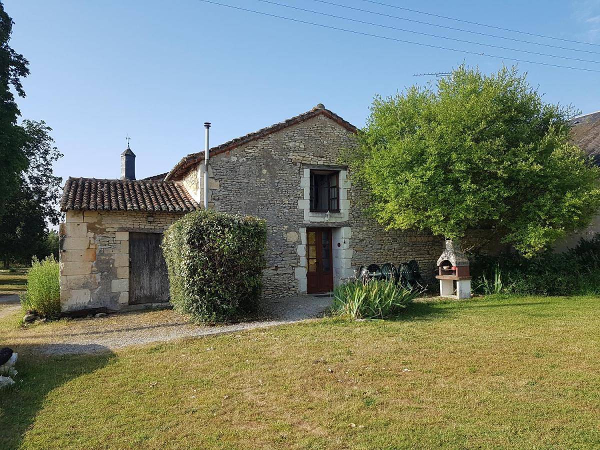 Apartment with Garden View in Champigny-sur-Veude, Parc naturel régional Loire-Anjou-Touraine
