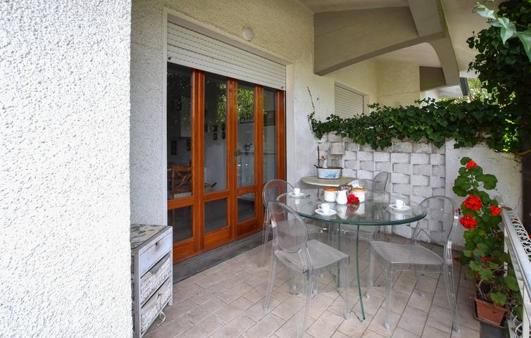 Charmant appartement de deux chambres avec jardin, à 1 km de la plage in Lido di Camaiore, Camaiore