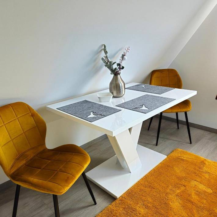 Apartament wakacyjny dla 2 osób, z ogród i widok oraz basen w Czarna Góra
