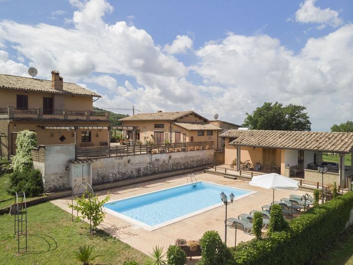 Agriturismo per 6 persone, con Balcone e Terrazza nonché Giardino in Terminillo
