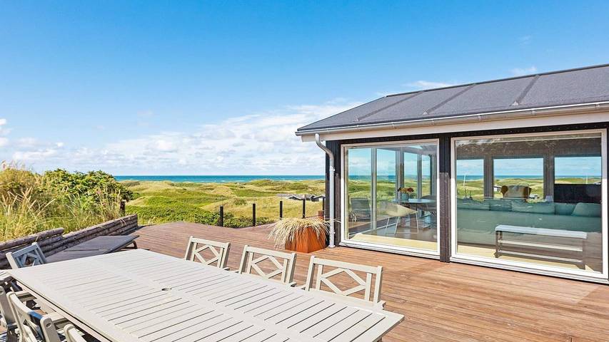 Ferienhaus für 6 Personen, mit Terrasse und Whirlpool in Grønhøj Strand