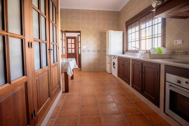 Casa de vacaciones para 7 personas, con terraza además de vistas y jardín, Se admiten mascotas en Sierra de Cádiz - 4