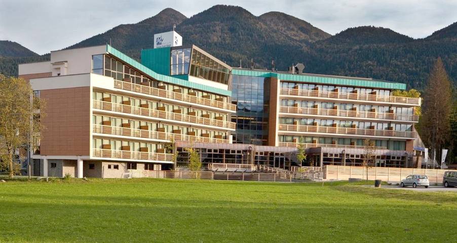 Hôtel pour 2 personnes, avec Jacuzzi et Terrasse ainsi que Piscine et Sauna dans Bohinjska Bistrica