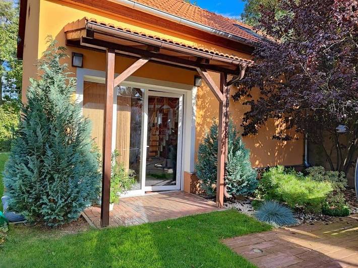 Vakantiehuis voor 4 personen, with kinderzwembad and zwembad as well as tuin, met huisdier in Praag