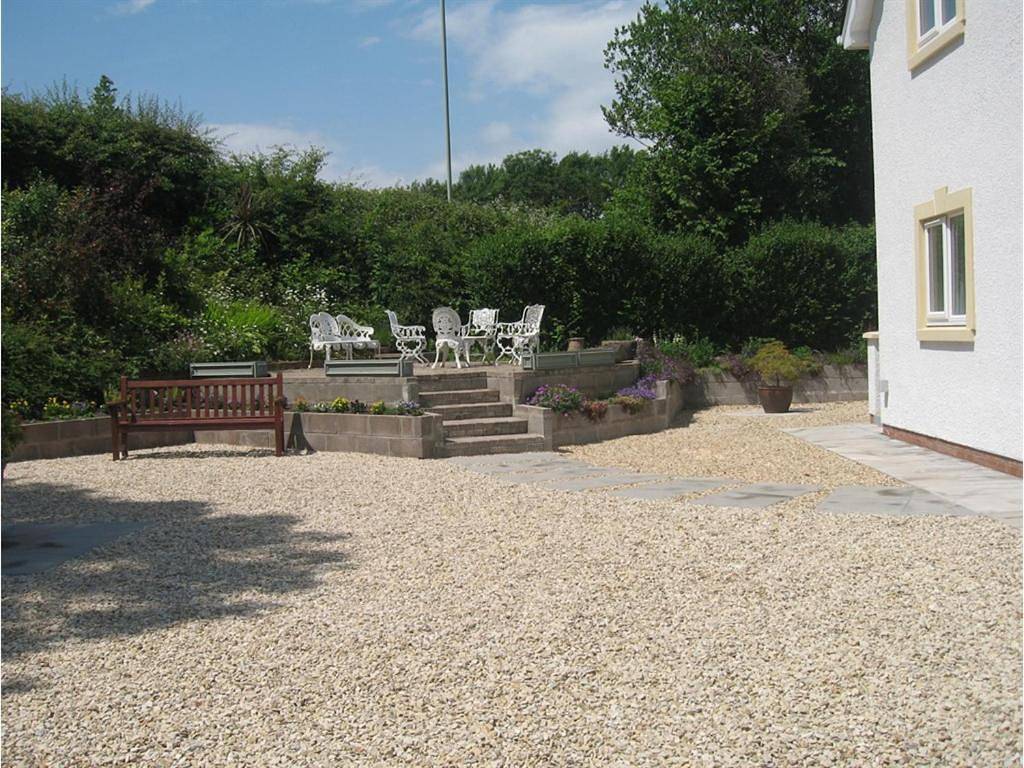 Hazelwood Guest House in Bridgend, Bridgend en omgeving