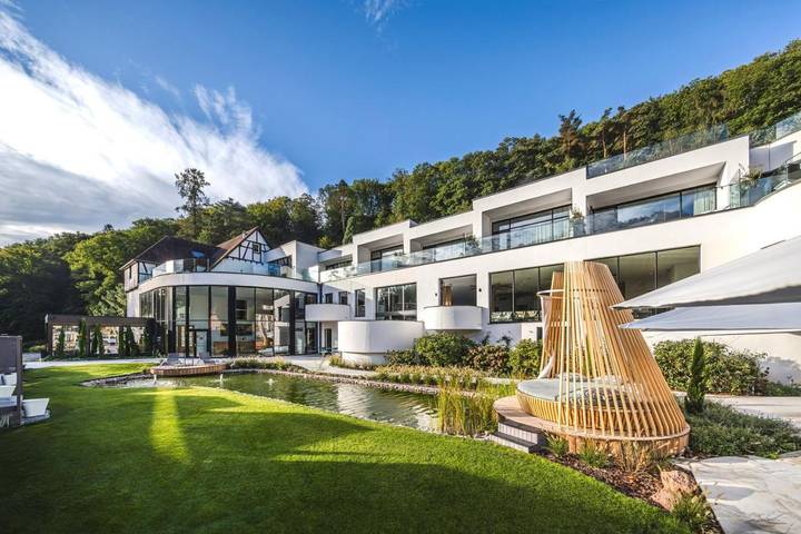 Hôtel pour 2 personnes, avec Jacuzzi et Terrasse ainsi que Jardin et Piscine