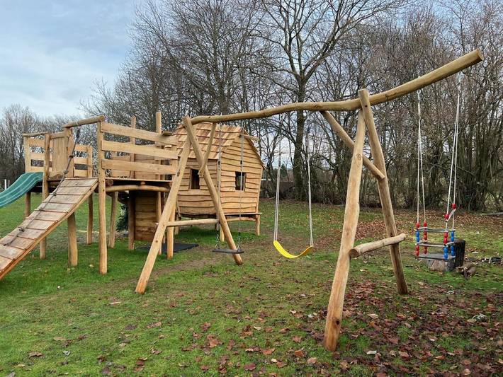 Location de vacances pour 34 personnes, avec vue et jardin, adapté aux familles dans Marcourt - 2