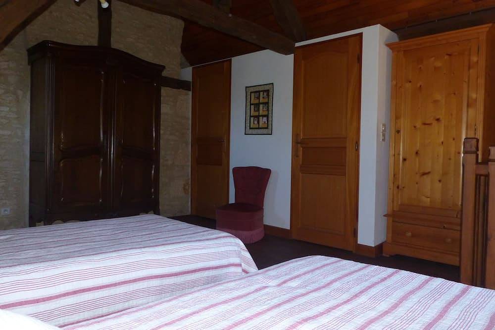 Hameau du Peyrié - Gites de caractère (27 pers), piscine chauffée, tennis, sauna in Saint-Front-sur-Lémance, Quercy