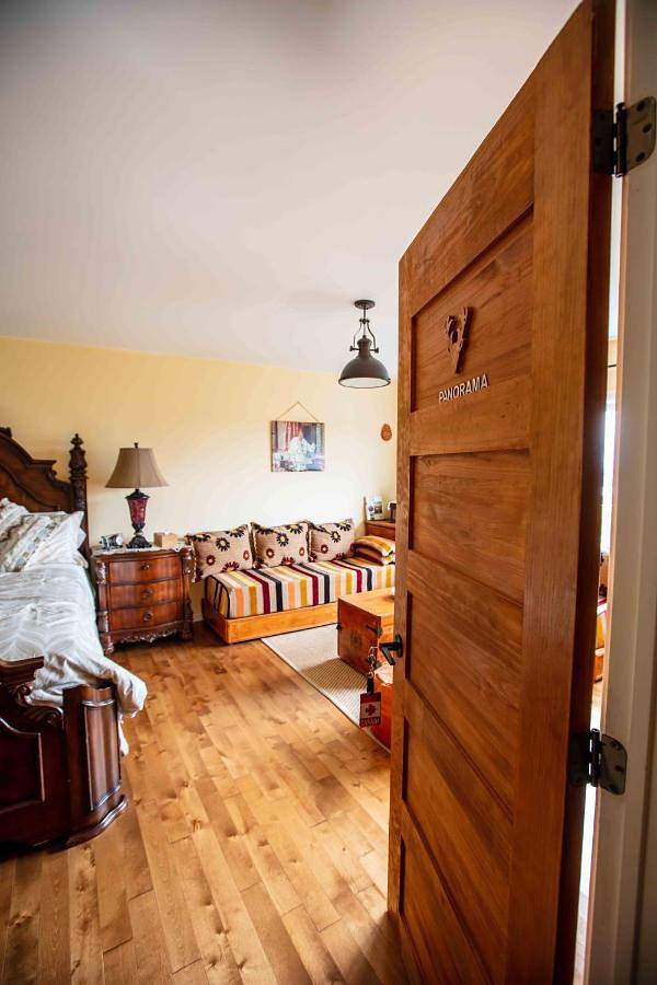 Location de vacances pour 2 personnes, avec jardin ainsi que terrasse et vue dans Saint-Laurent-de-l'Île-d'Orléans - 2