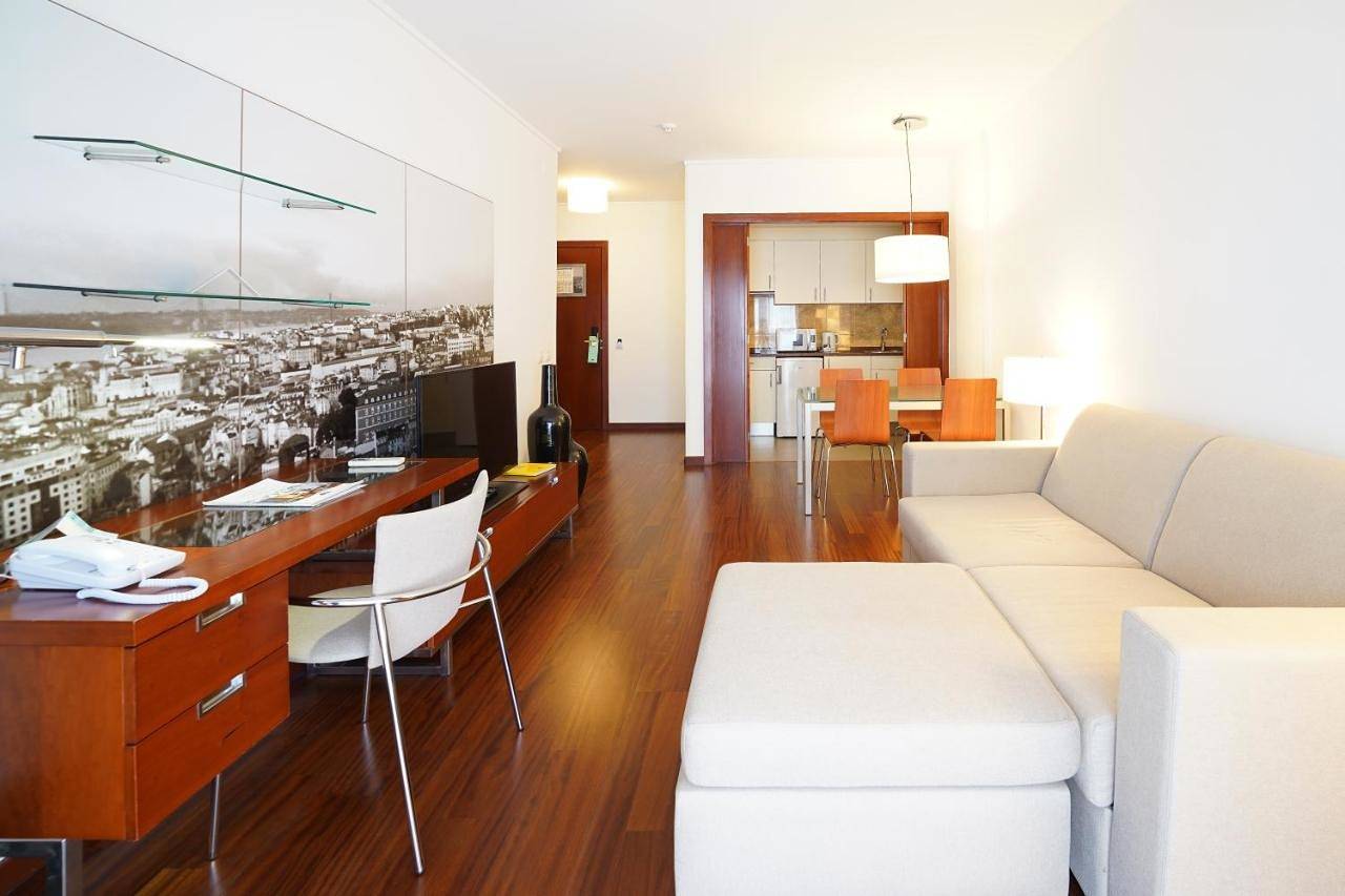 Family Apartment (2 Adults + 2 Children) in São Mamede, Lisboa
