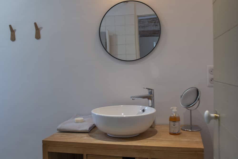 Terrace apartment at the foot of the Luberon hills in Lourmarin in Lourmarin, Regionaler Naturpark Luberon