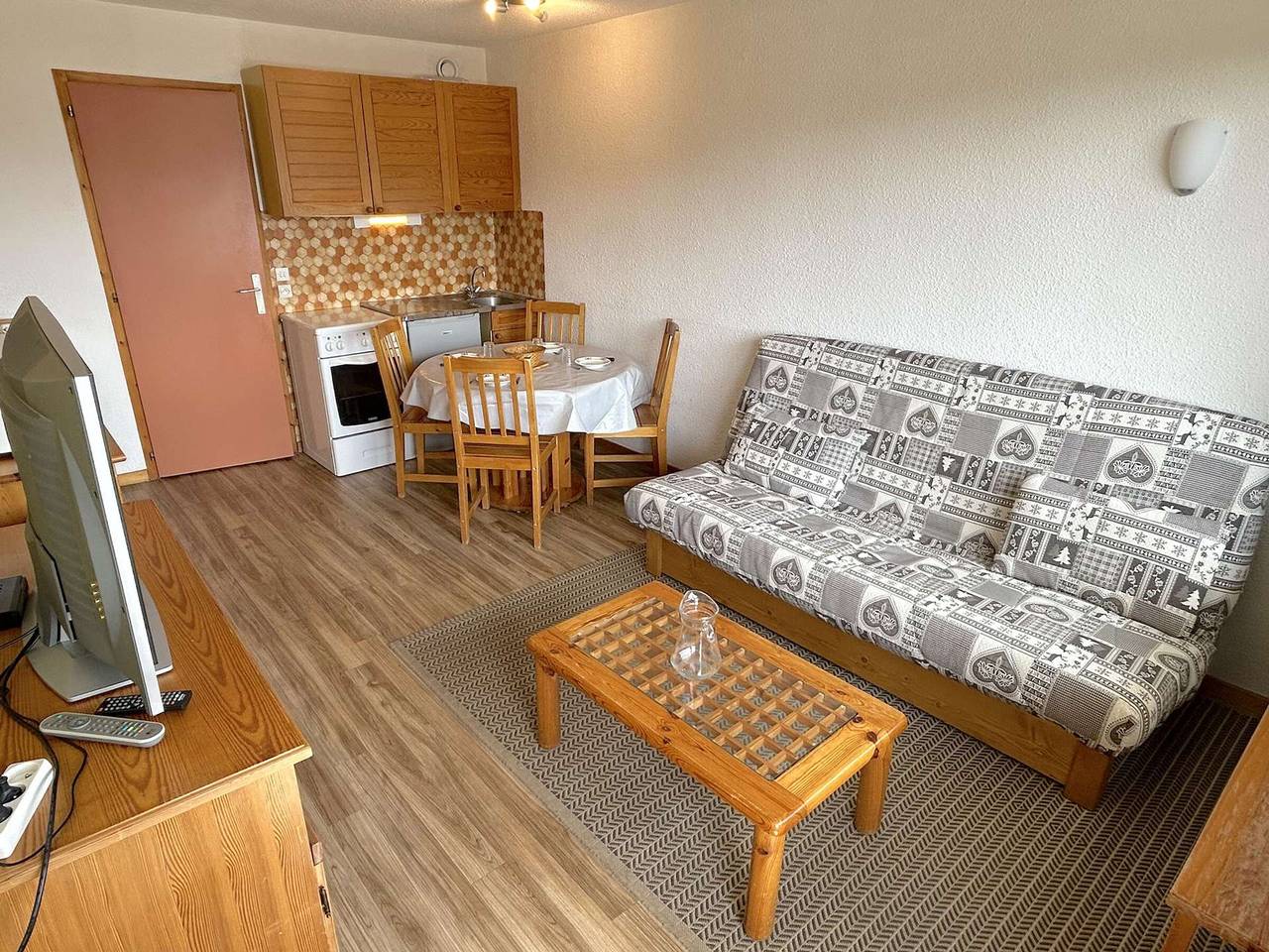 Appartamento intero, Charming alcove studio Les Saisies - 4 ppl, near center, balcony in Les Saisies, Albertville e dintorni
