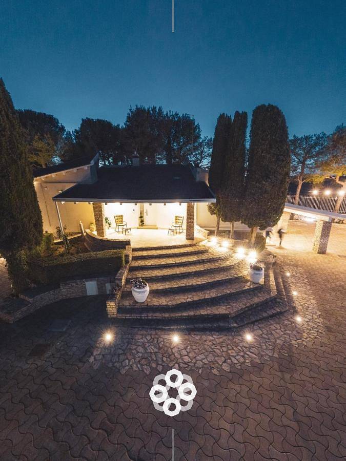 Location de vacances pour 4 personnes, avec vue ainsi que piscine et jardin à Andria - 2