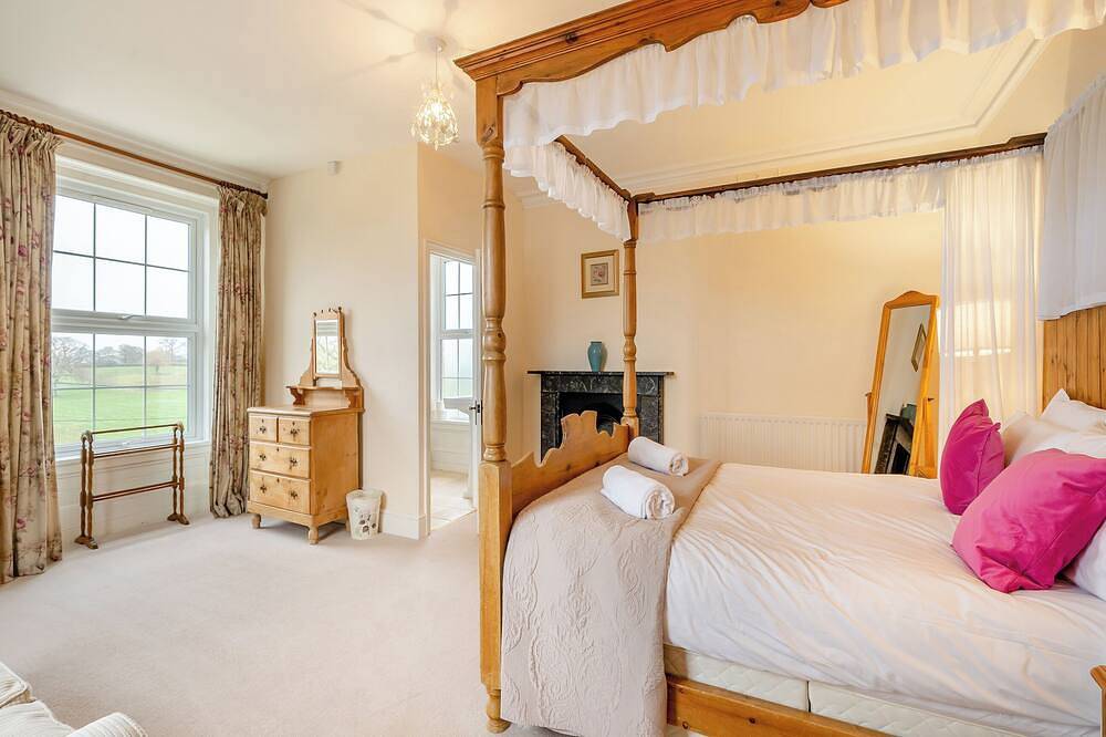 7 bedroom accommodation in Plush, near Piddletrenthide in Dorset