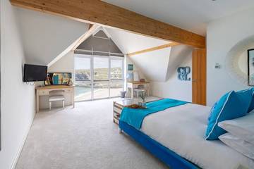 Holiday Rental for 9 People in Portreath, Cornwall, Photo 1