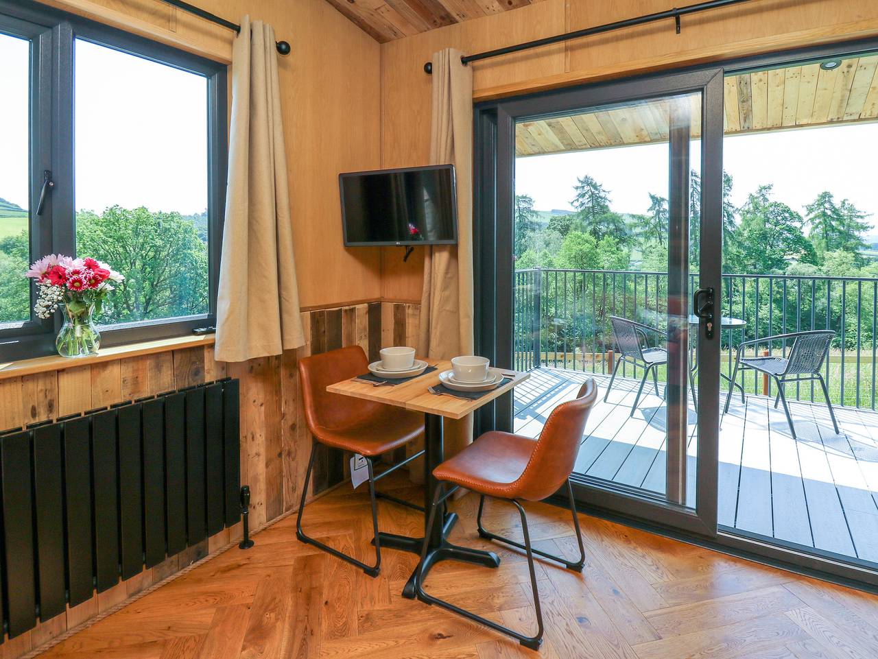 Hen's Hideaway in Powys