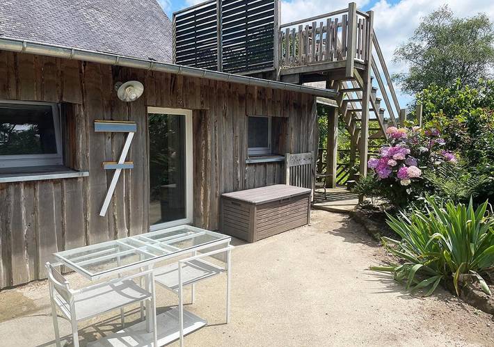 Gîte pour 2 personnes, avec vue et jardin à Langoëlan